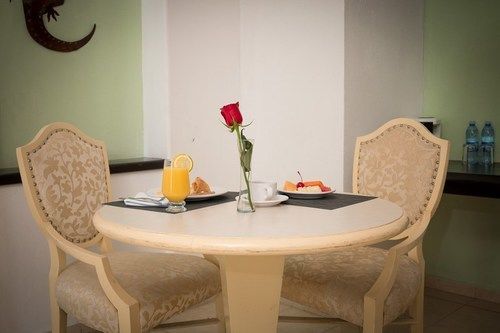 Hotel De Casa Blanca ลาซาโร การ์เดนาส ภายนอก รูปภาพ